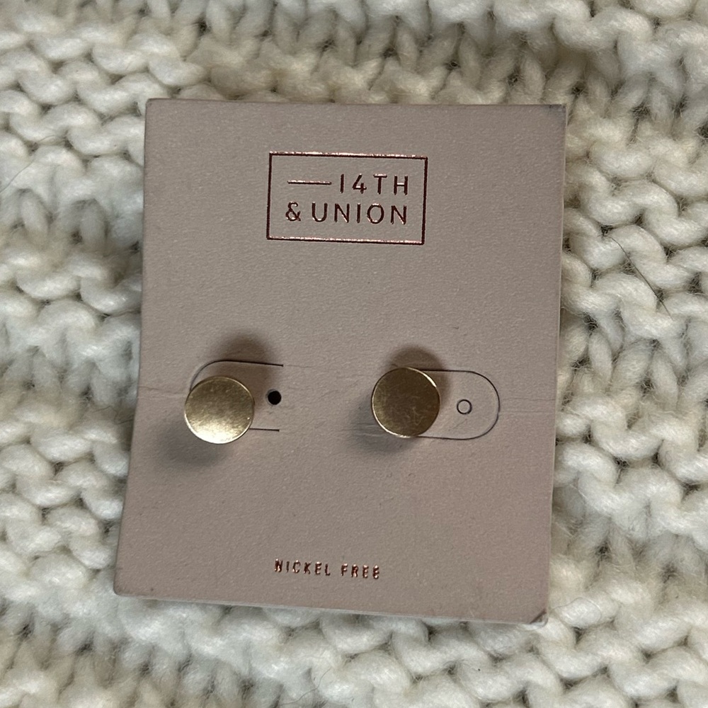 BNWT 14th & Union, Gold Stud Earrings